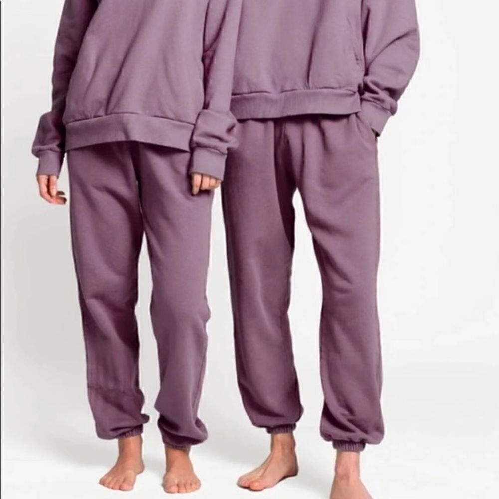 [the Pangaia] celeb fave Rubia Mauve sweatpants